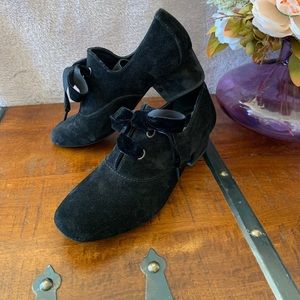 Born Crown suede Oxford heels